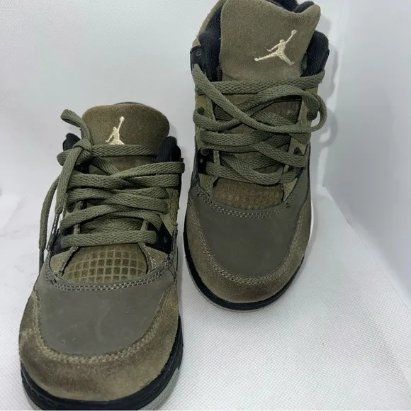 COPY - Nike Air Jordan 4 Retro Olive Sneakers
