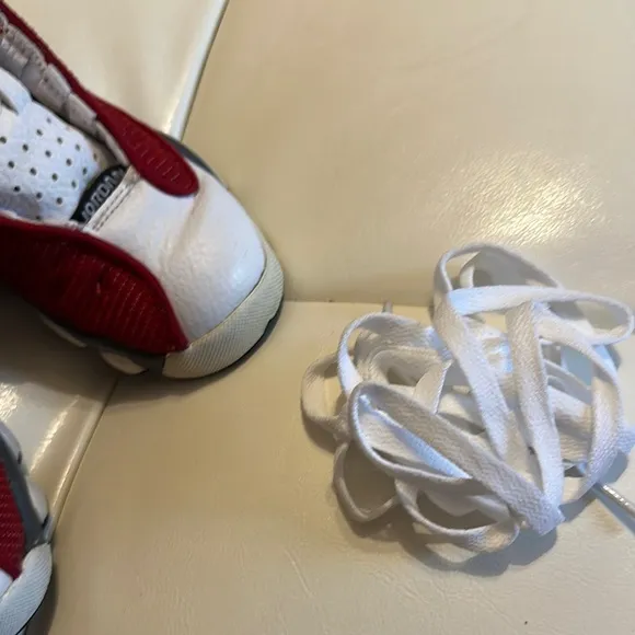 COPY - 🎮🎀 Nike Jordan Kids' Retro 13 White and Red Sneakers Size 11C
