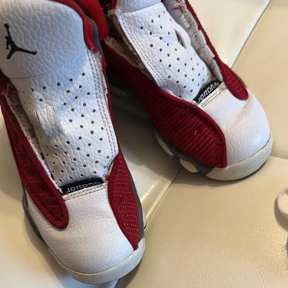 COPY - 🎮🎀 Nike Jordan Kids' Retro 13 White and Red Sneakers Size 11C
