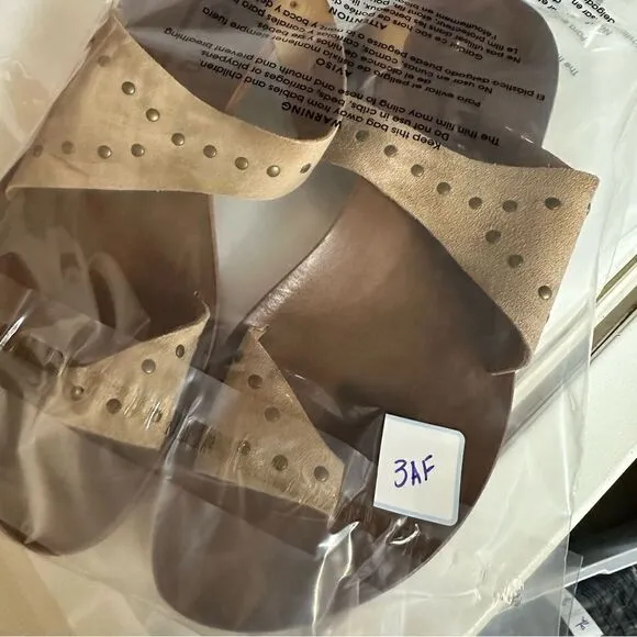 CYDWOQ Tan Hillary Thong Sandals Size 9.5 10 US 41 UK