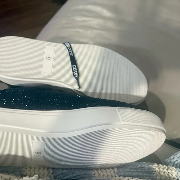 DALLAS COWBOYS Navy and White Sneakers - Women