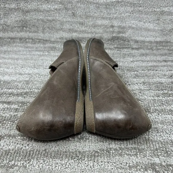 Dansko Liliana Brown Leather Slip On Almond Toe Loafer Shoes Sz 8 US 38 EU