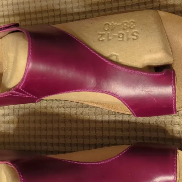 Dansko Reece Sandals NWOB