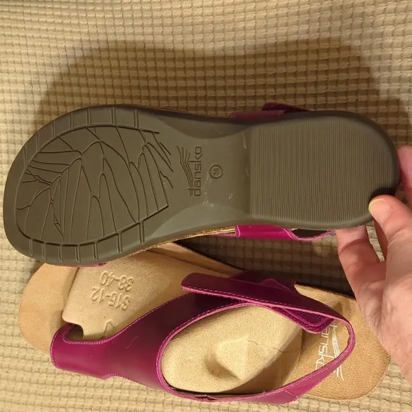 Dansko Reece Sandals NWOB