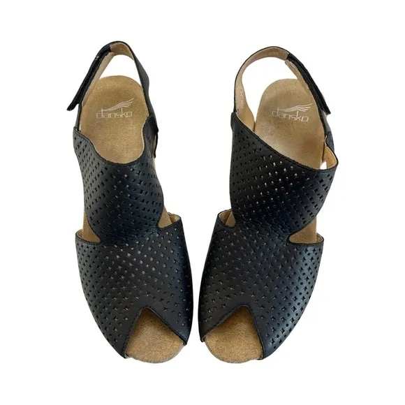 Dansko Teagan Perforated Black Leather Heeled Sandals Womens Size 39 VGUC