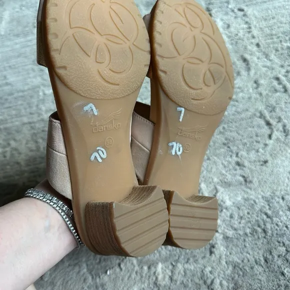 Dansko Theresa LeatherSuede Sandals Women's Size 38 New Blush Pink Rose Gold