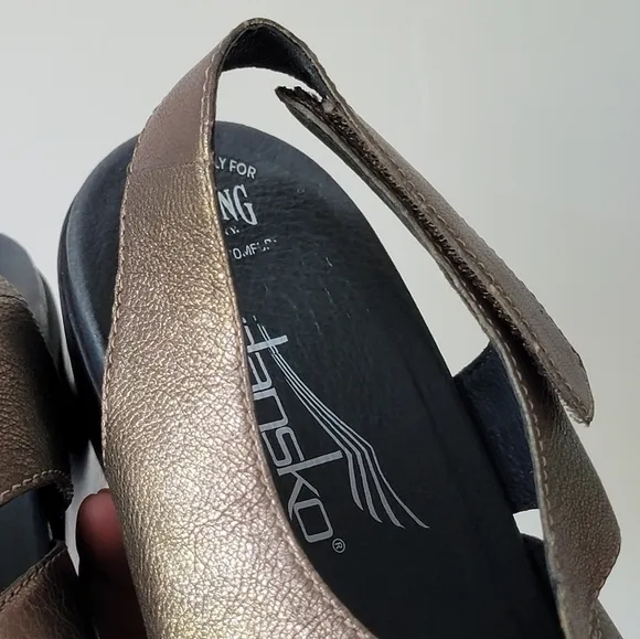 Dansko woman's Janet Metatarsal Wedge size 42