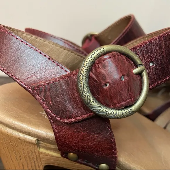 Dansko Women's Dawson Vintage Pull Up Sandal in Ruby NEW Size EU 38/US 7.5-8