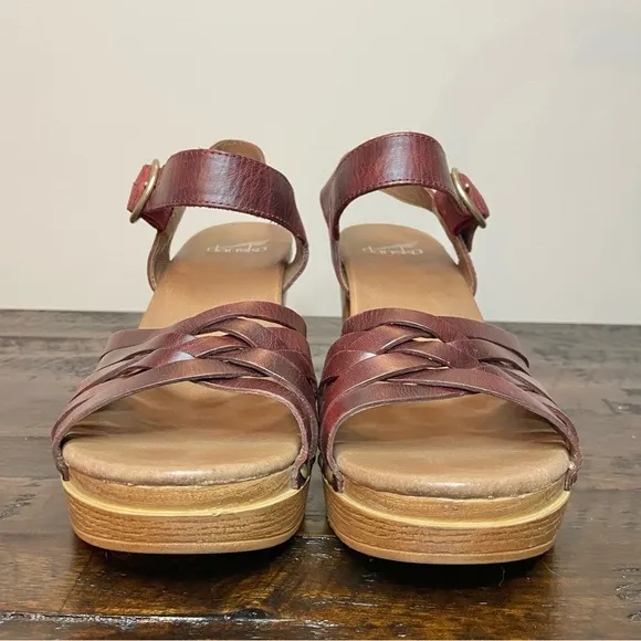 Dansko Women's Dawson Vintage Pull Up Sandal in Ruby NEW Size EU 38/US 7.5-8