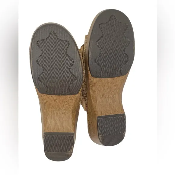 Dansko Women's Iridescent Tan Wedge Slide Sandals NWOB EU 42/11.5