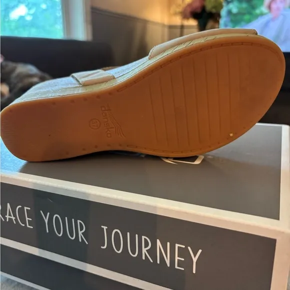 Dansko Women's Tan Wedge Sandals