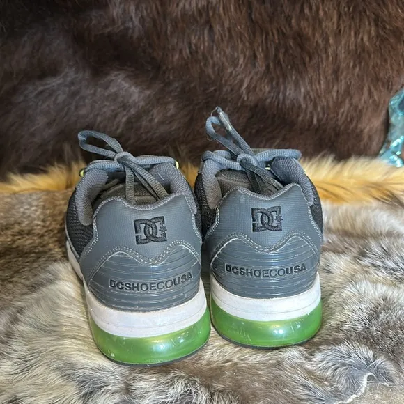 DC Gray and Green Sneakers 7.5 (6022A)