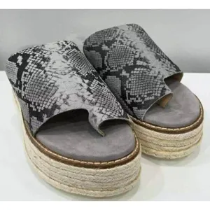 Diba True Demi Chase Snake Print Gray Wedge Sandal Espadrille New In Box Size 8