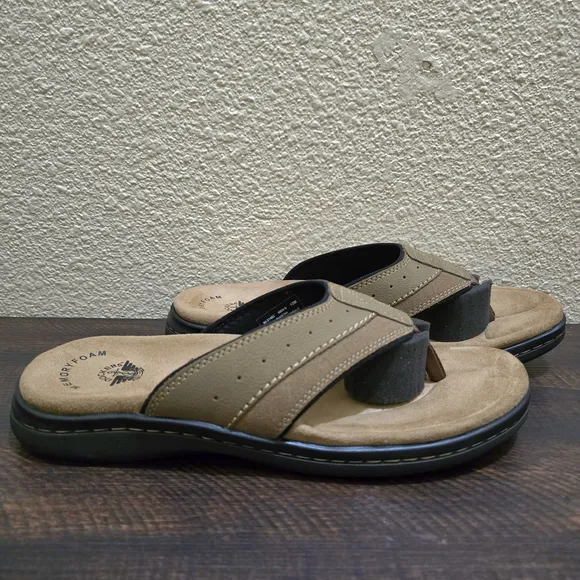 Dockers Mens Laguna Memory Foam Dark Tan Flip Flop Sandals NWT Size 12
