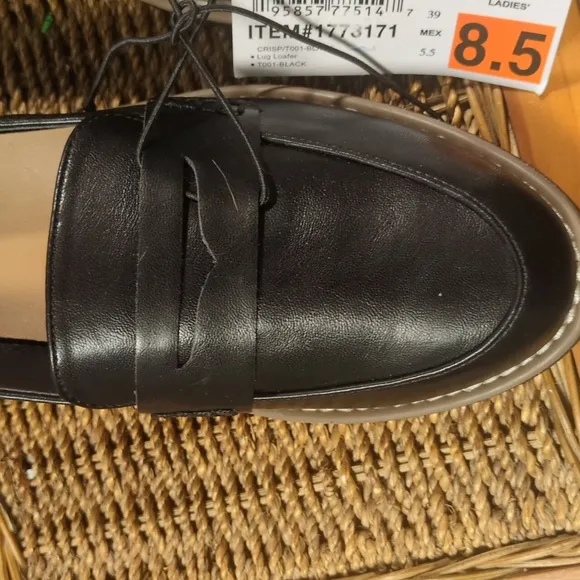 Dolce Vita Crisp Black - Vegan Lug Sole - Loafers size 8.5 EUC