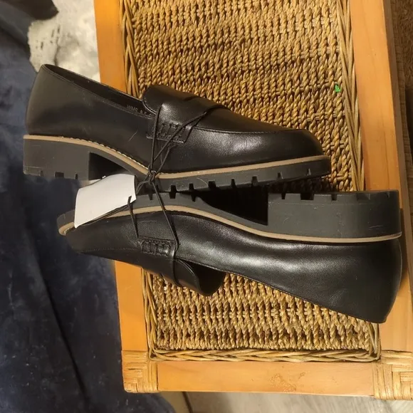 Dolce Vita Crisp Black - Vegan Lug Sole - Loafers size 8.5 EUC
