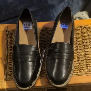 Dolce Vita Crisp Black - Vegan Lug Sole - Loafers size 8.5 EUC