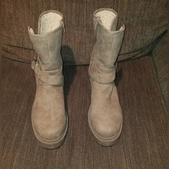 Dolce Vita Nikeeta Booties Taupe Color Size 10