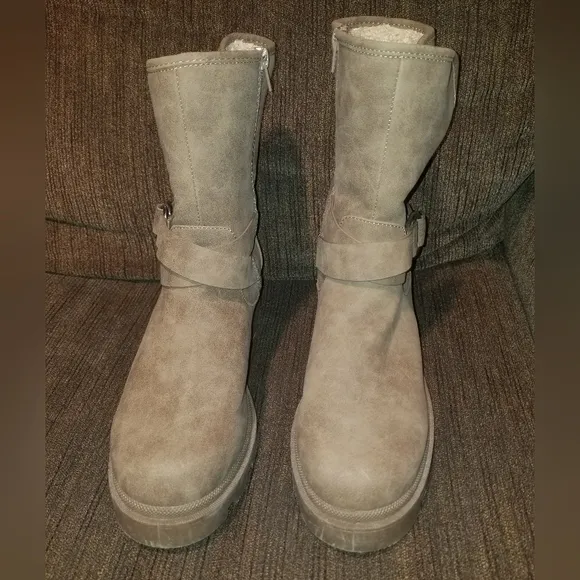 Dolce Vita Nikeeta Booties Taupe Color Size 10