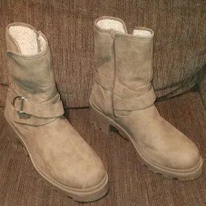 Dolce Vita Nikeeta Booties Taupe Color Size 10