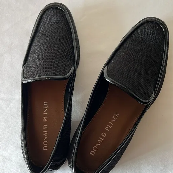 Donald Pliner Black Loafer, Tamryn Style Size 6