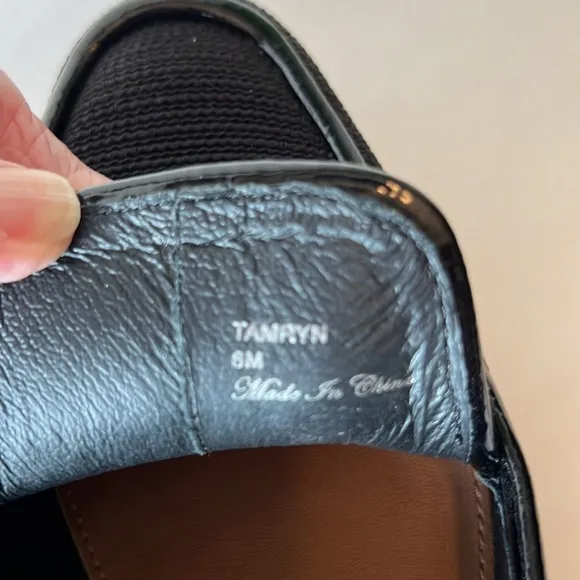 Donald Pliner Black Loafer, Tamryn Style Size 6