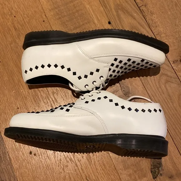 Dr Martens Doc Willis Stud M8/L9 Stud Loafers Creepers White Leather