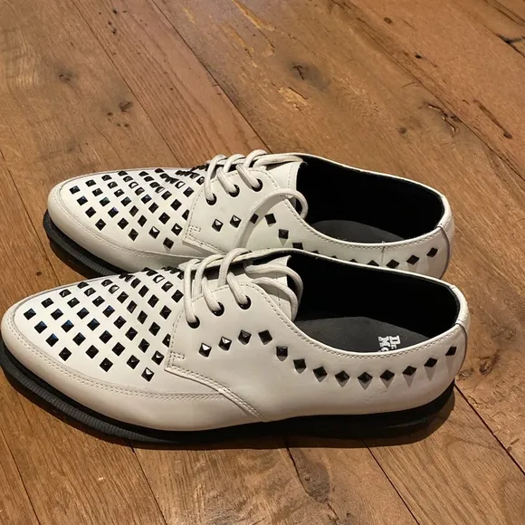 Dr Martens Doc Willis Stud M8/L9 Stud Loafers Creepers White Leather