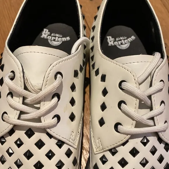 Dr Martens Doc Willis Stud M8/L9 Stud Loafers Creepers White Leather