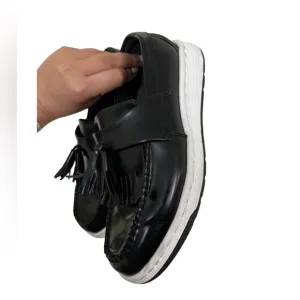 Dr. Martens Edison Tassel Loafers Oxfords in Air Wair/Soft Wair Soles in Black