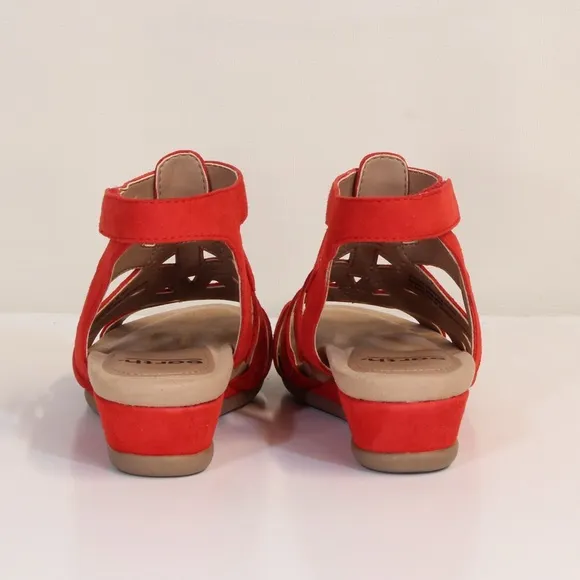 Earth Pisa Chatham Spicy Red Suede Open Toe Gladiator Sandal NWT NIB