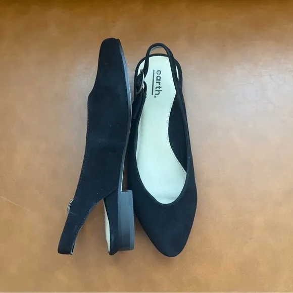 Earth Ursula Sz 6 Slingback Closed Toe Shoes Flats Sandals Suede Leather Black