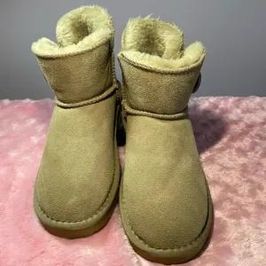 EBV Australia Shearling Boots