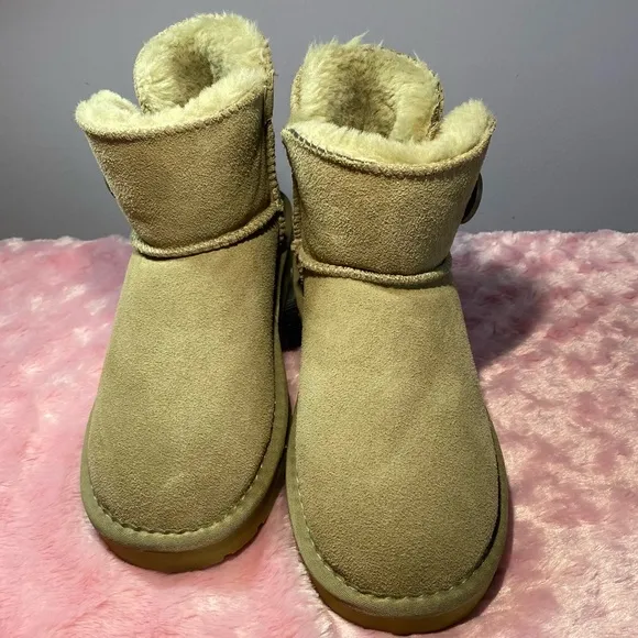 EBV Australia Shearling Boots