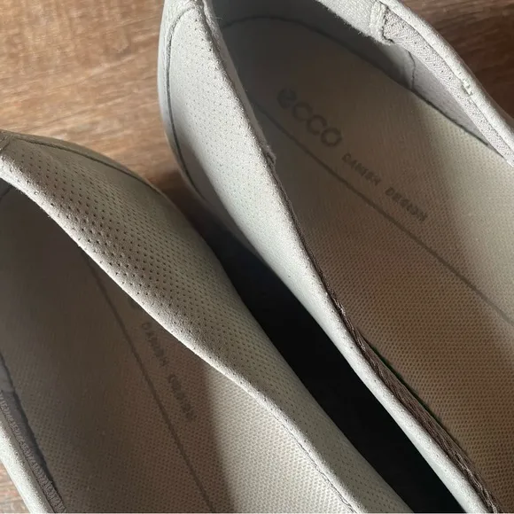Ecco Barentz Ballerina Slip-On Loafers