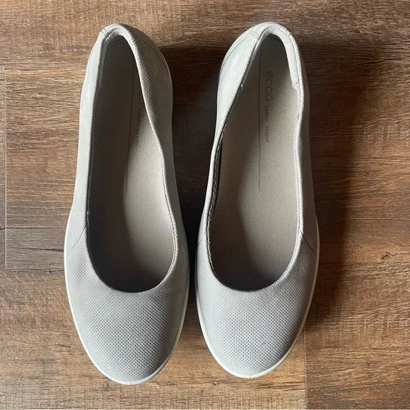 Ecco Barentz Ballerina Slip-On Loafers