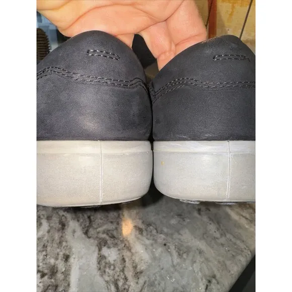 Ecco‎ Casual Sneakers, Men's Size 11 Black MSRP $150 Suede