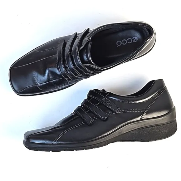 Ecco Corse Premium Leather Black 3 Strap Velcro Square Toe Comfort Shoe