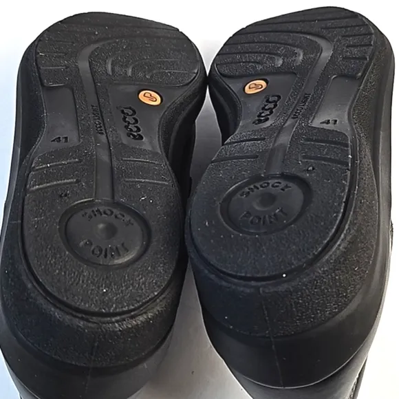 Ecco Corse Premium Leather Black 3 Strap Velcro Square Toe Comfort Shoe