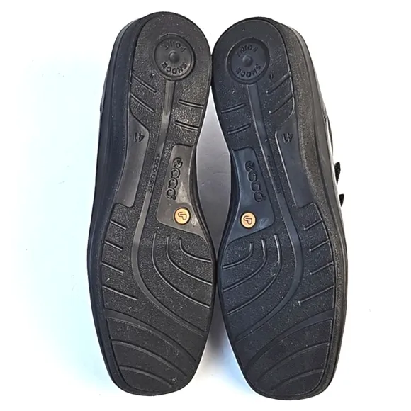 Ecco Corse Premium Leather Black 3 Strap Velcro Square Toe Comfort Shoe