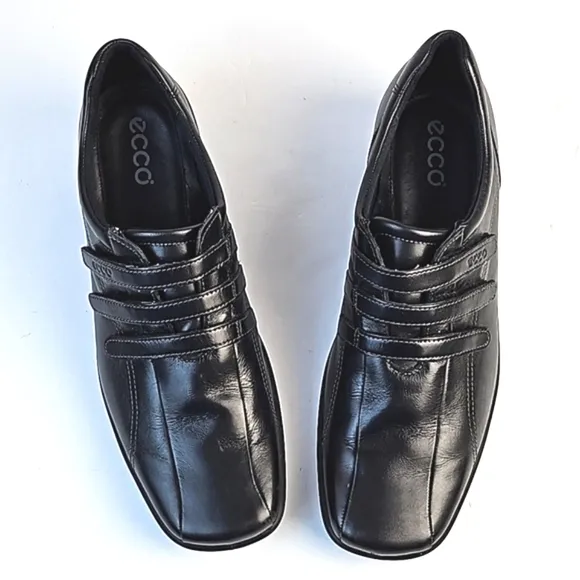 Ecco Corse Premium Leather Black 3 Strap Velcro Square Toe Comfort Shoe