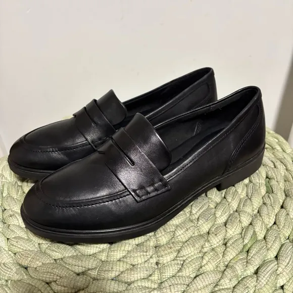 ECCO Dress Classic 15Women's Leather Loafer