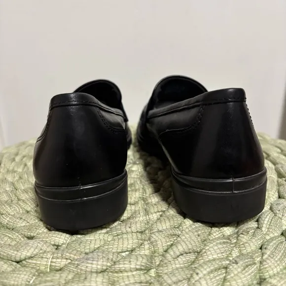 ECCO Dress Classic 15Women's Leather Loafer