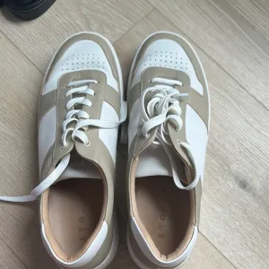 ETQ White and Tan Sneakers size 46