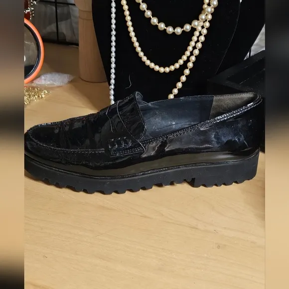 EUC Paul Green black patent leather penny loafers sz 9, fits like 8 or 8.5