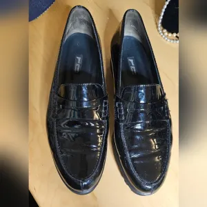 EUC Paul Green black patent leather penny loafers sz 9, fits like 8 or 8.5