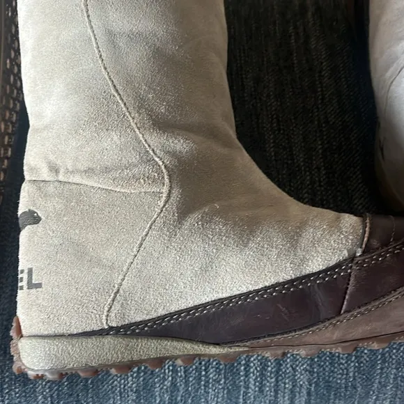 EUC Sorel tall plaid suede leather tan &amp; brown round toe Sherpa lined boots 9