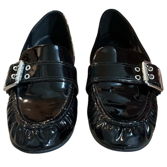 EUC - UGG Charlotte Patent Loafer - Size 8