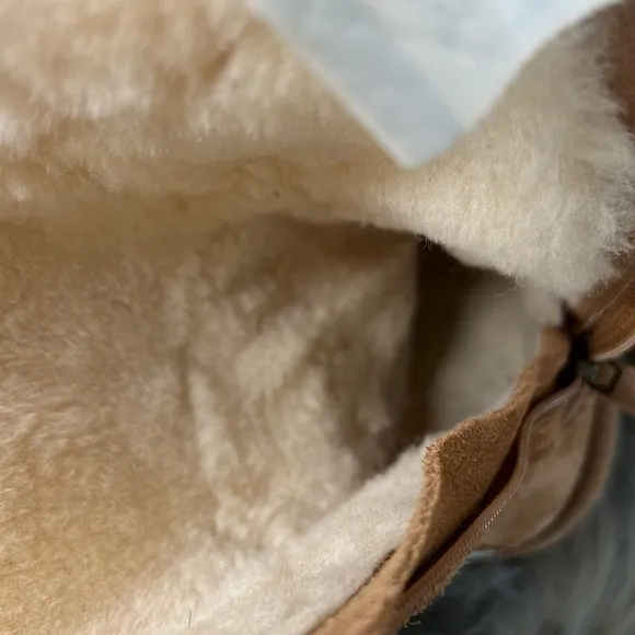 EUC UGG Maddi II Classic Tan Boots sz 3