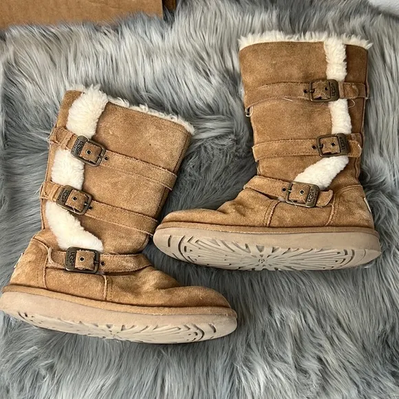 EUC UGG Maddi II Classic Tan Boots sz 3